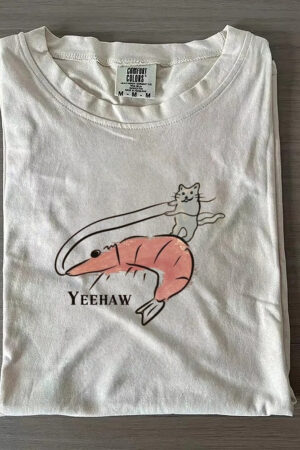 Cat Riding Shrimp Yeehaw T-Shirt Fun Graphic Tee For Animal Lovers